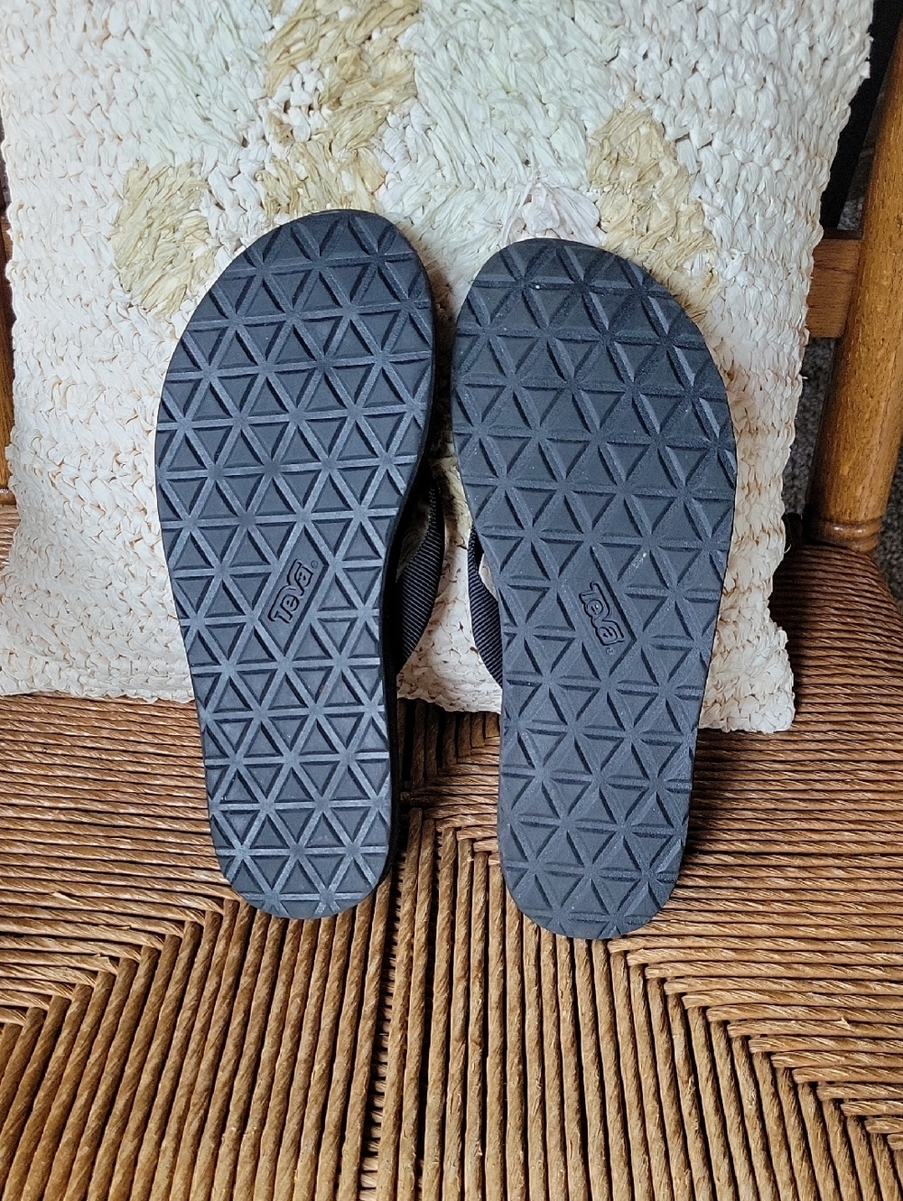 Teva flip flops, black, size 9 - Picture 7 of 11